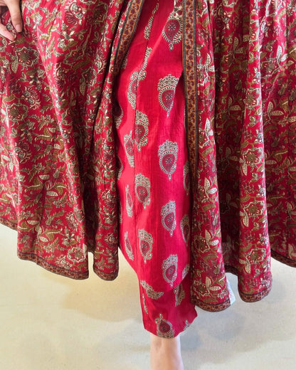 Stylish Straight Kurti With Pant And Dupatta Set